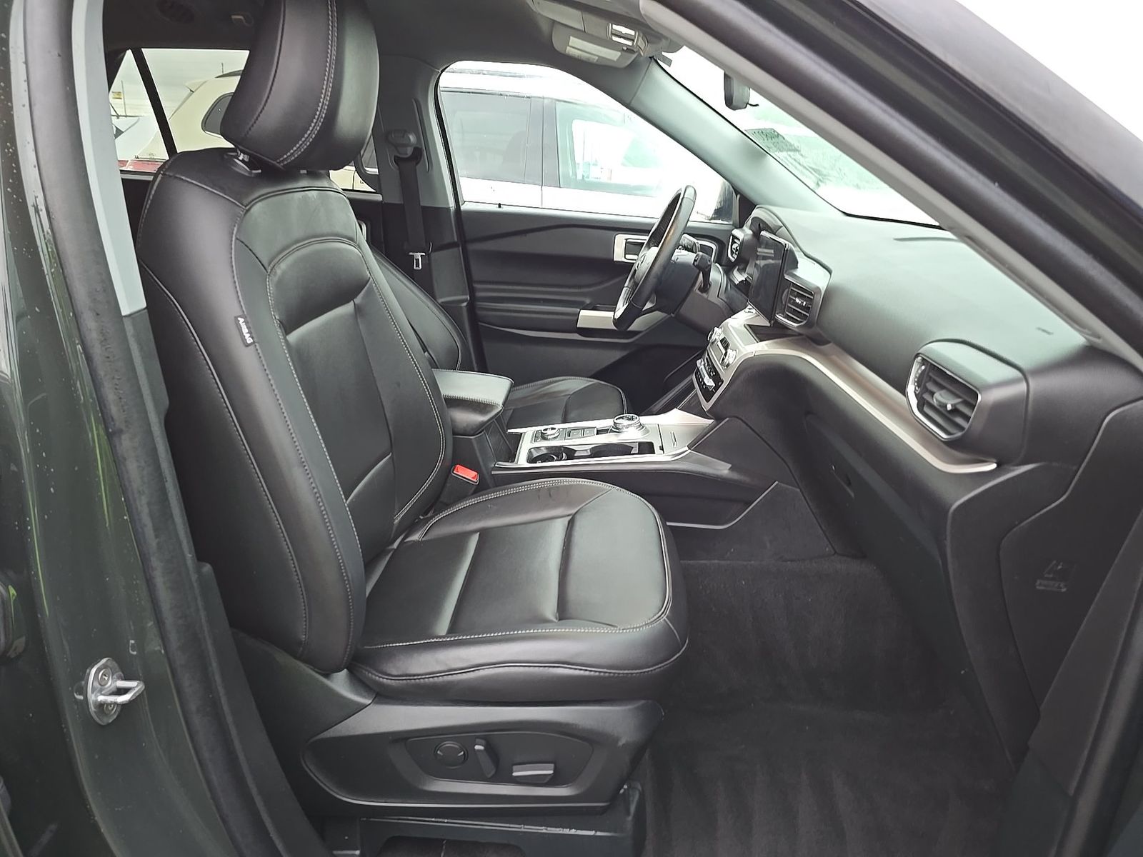 FORD EXPLORER - 9