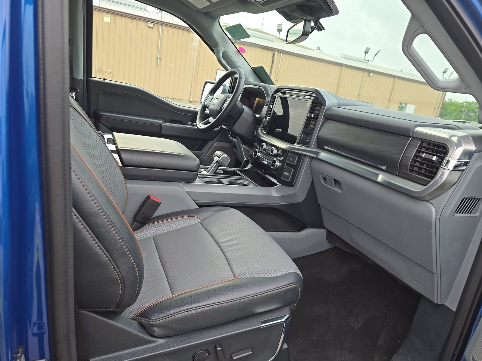 2024 Ford F-150 Lariat AWD