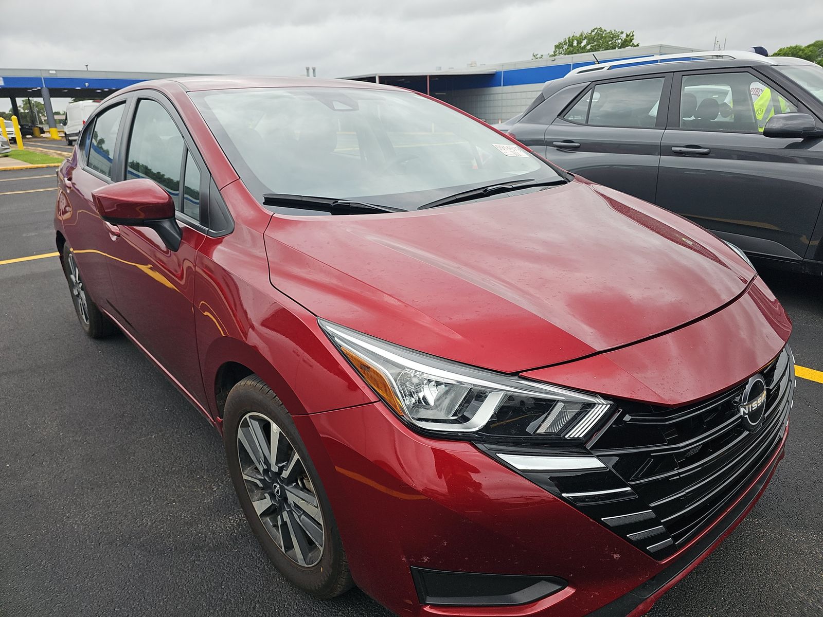 NISSAN VERSA - 4