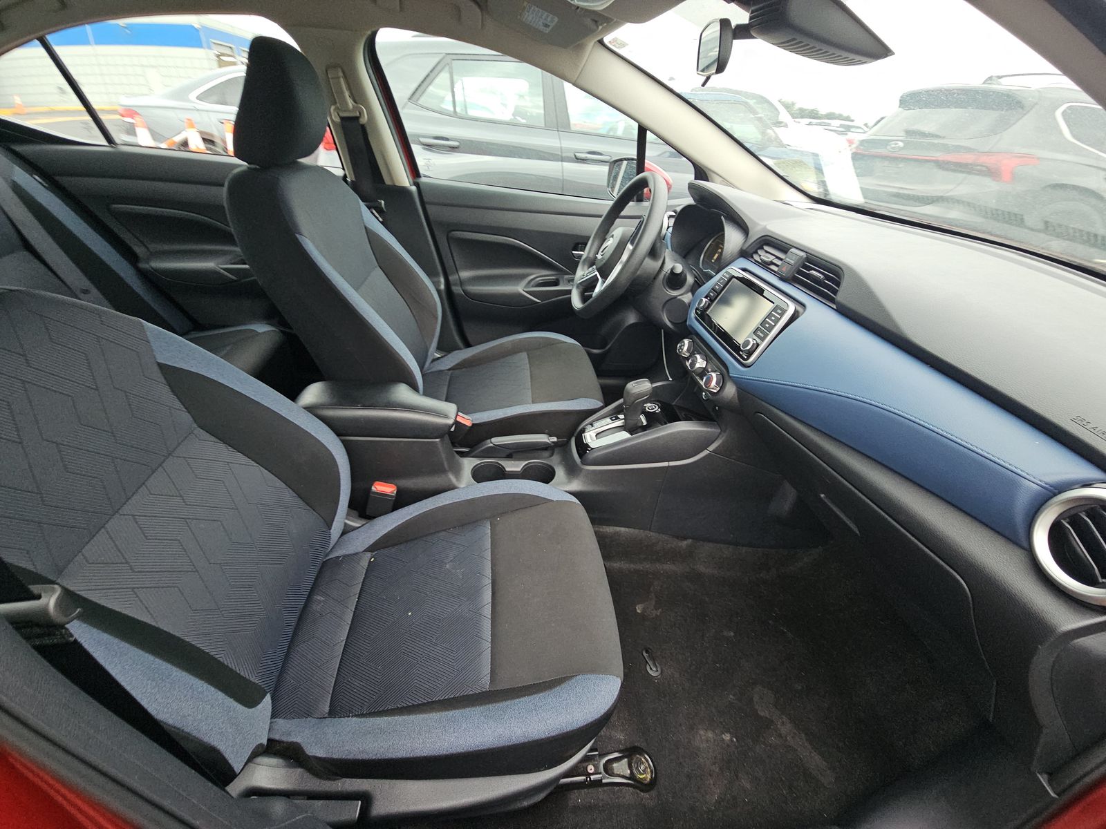 NISSAN VERSA - 9