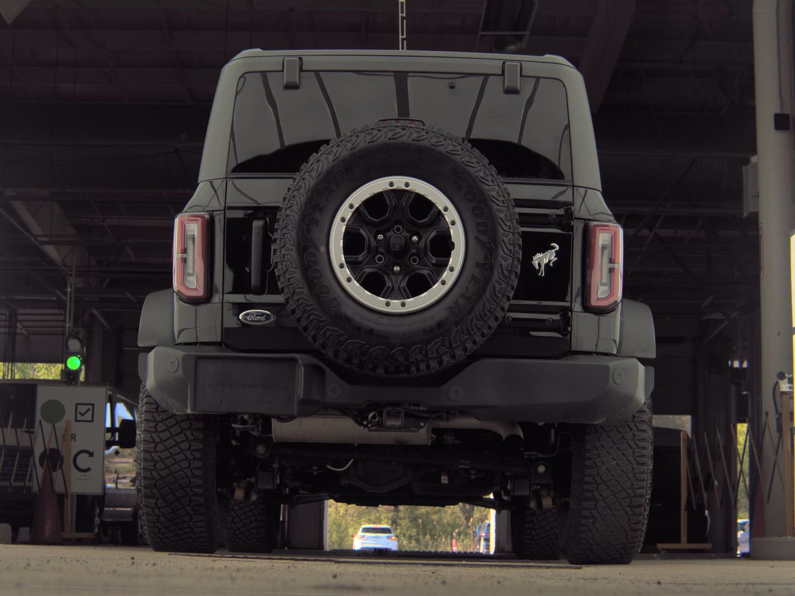 FORD BRONCO - 8