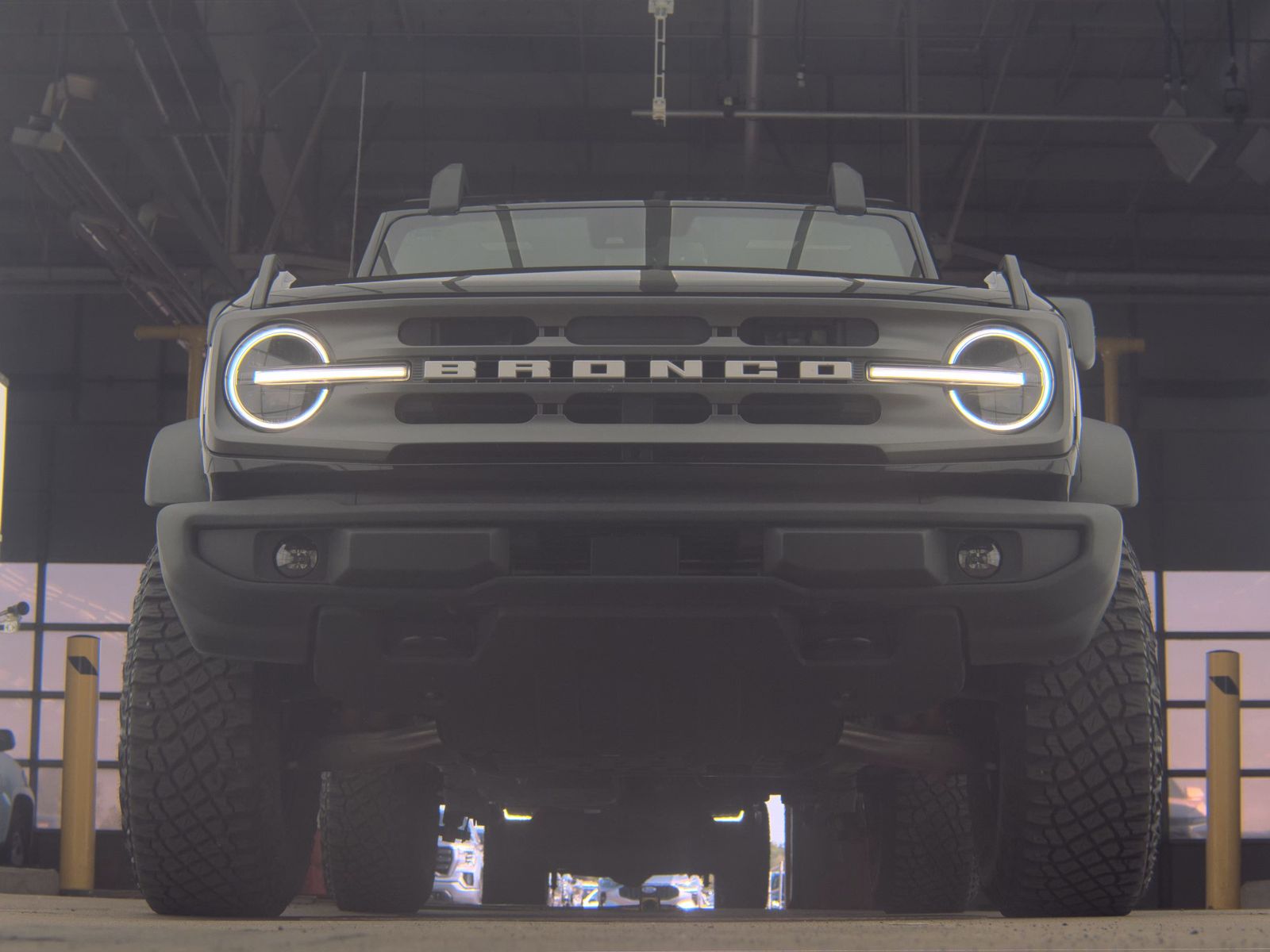 FORD BRONCO - 4