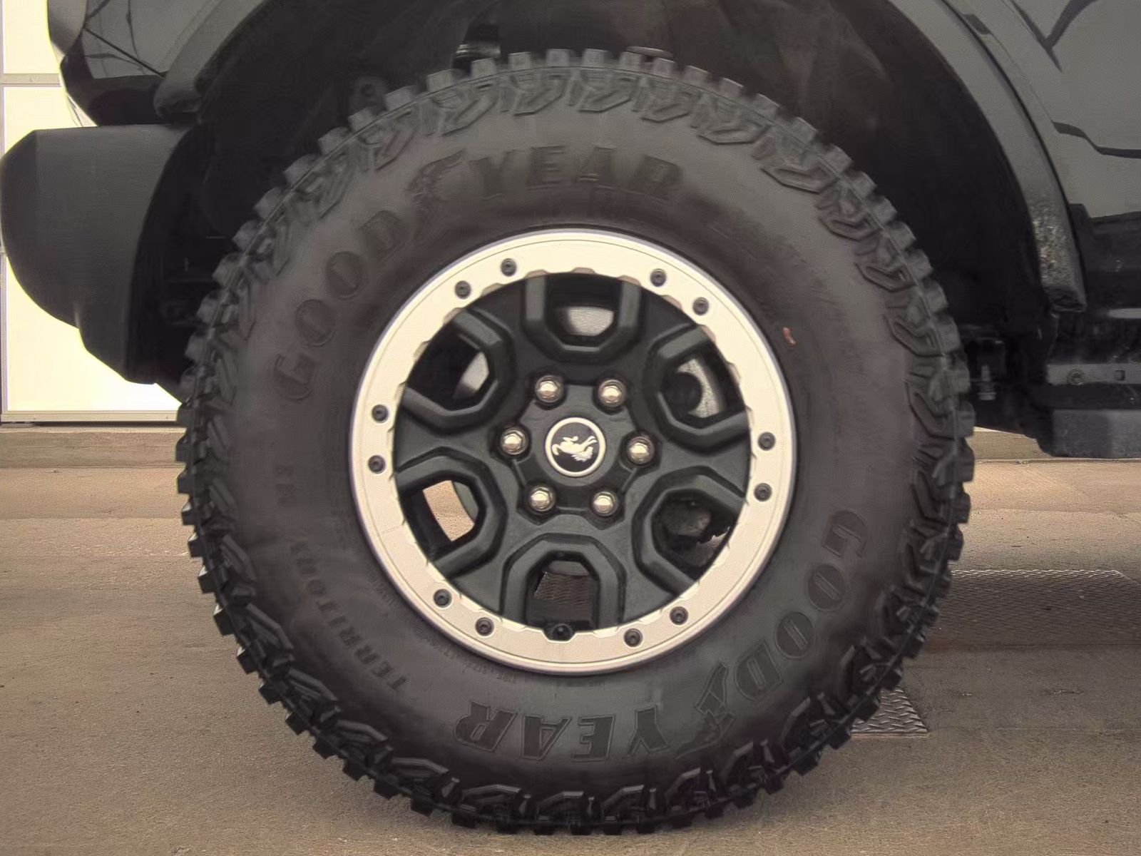 FORD BRONCO - 10