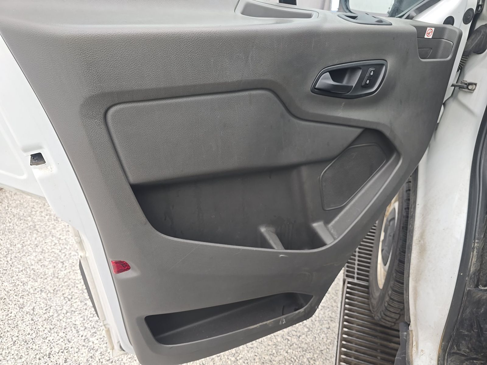 FORD TRANSIT 150 - 10
