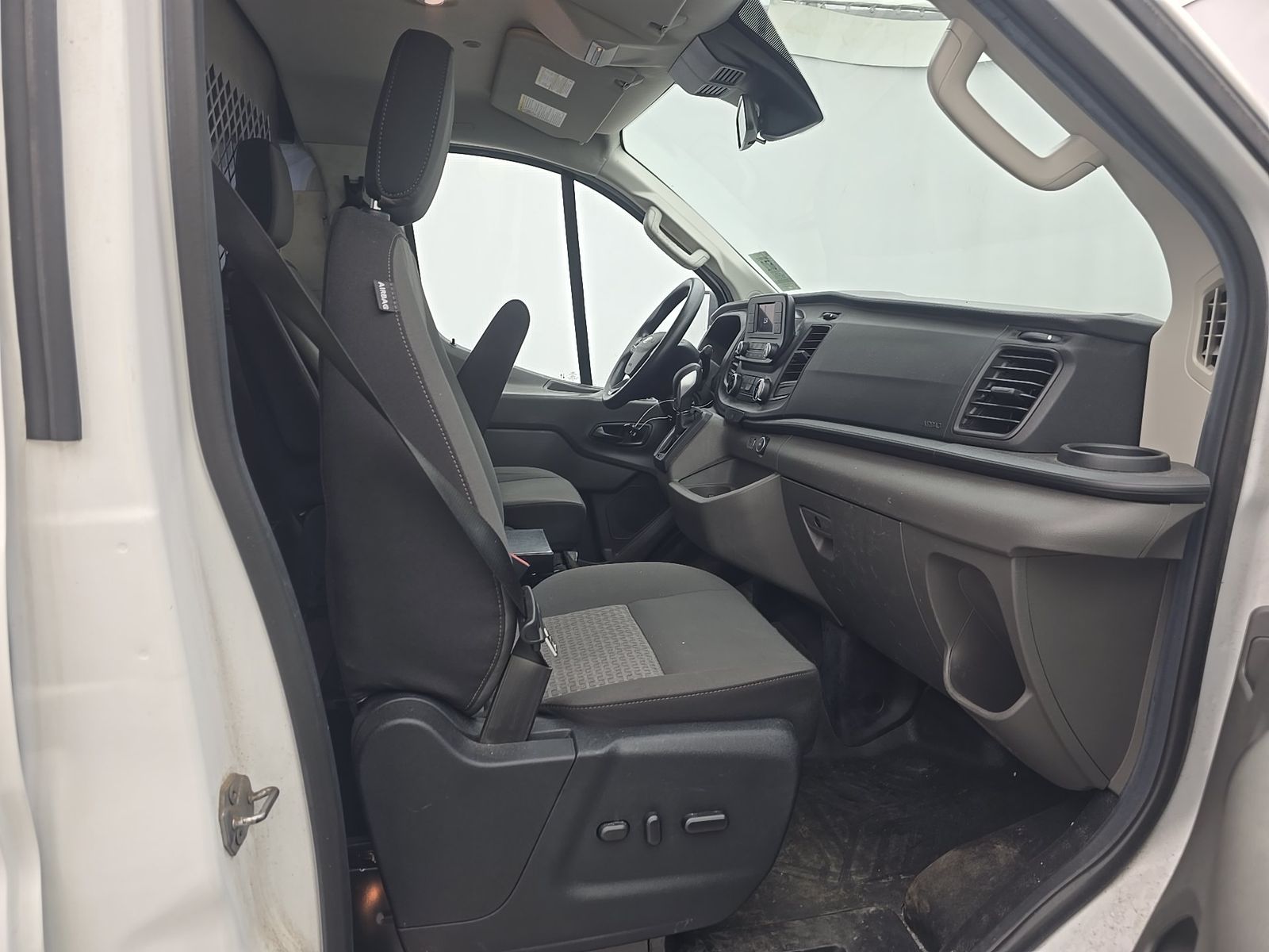 FORD TRANSIT 150 - 9