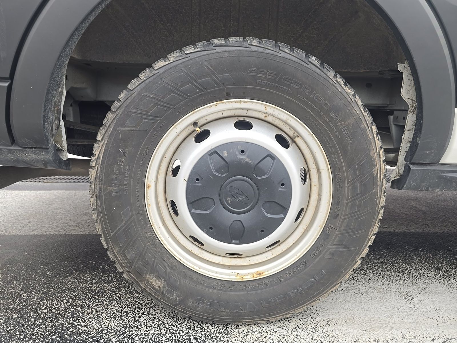 FORD TRANSIT 150 - 6