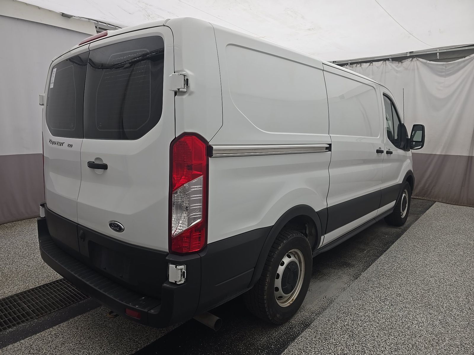 FORD TRANSIT 150 - 5