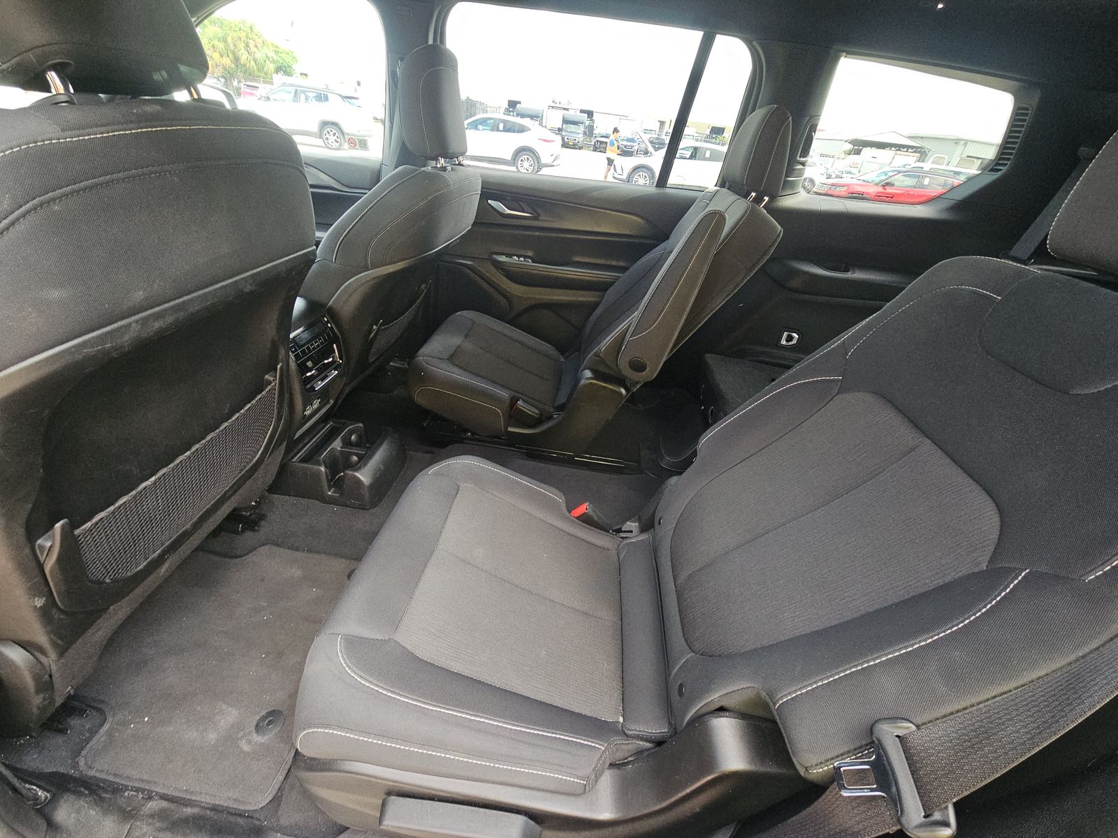 2024 Jeep Grand Cherokee L Laredo RWD