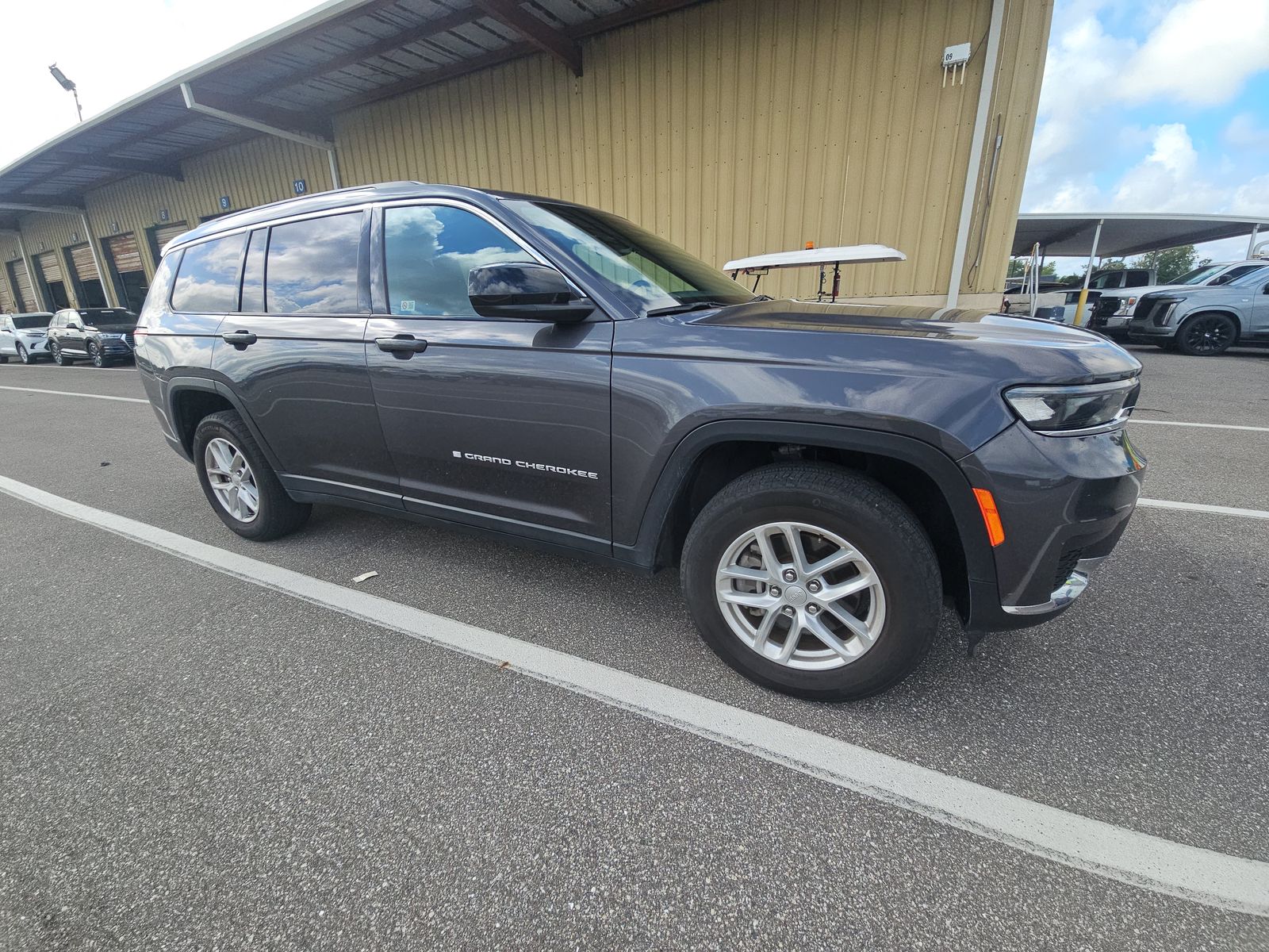 2024 Jeep Grand Cherokee L Laredo RWD