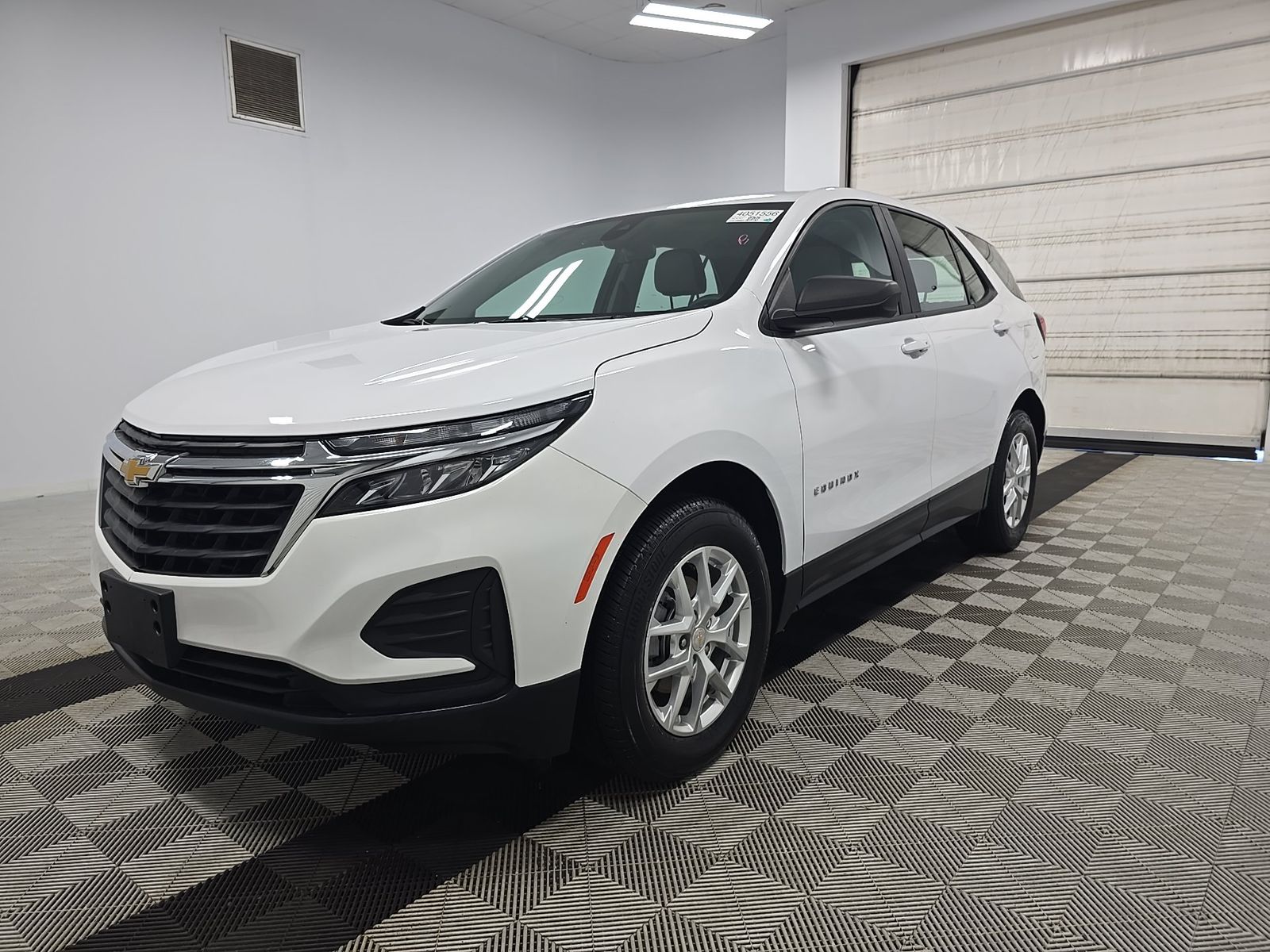 2024 Chevrolet Equinox AWD LS's photo