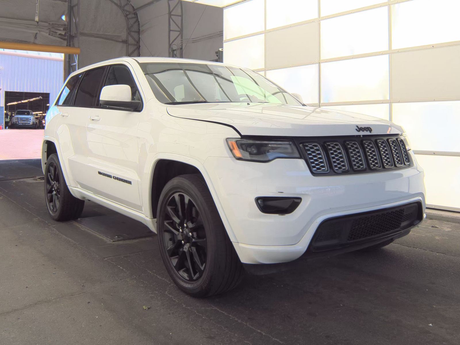 2022 Jeep Grand Cherokee Laredo X AWD