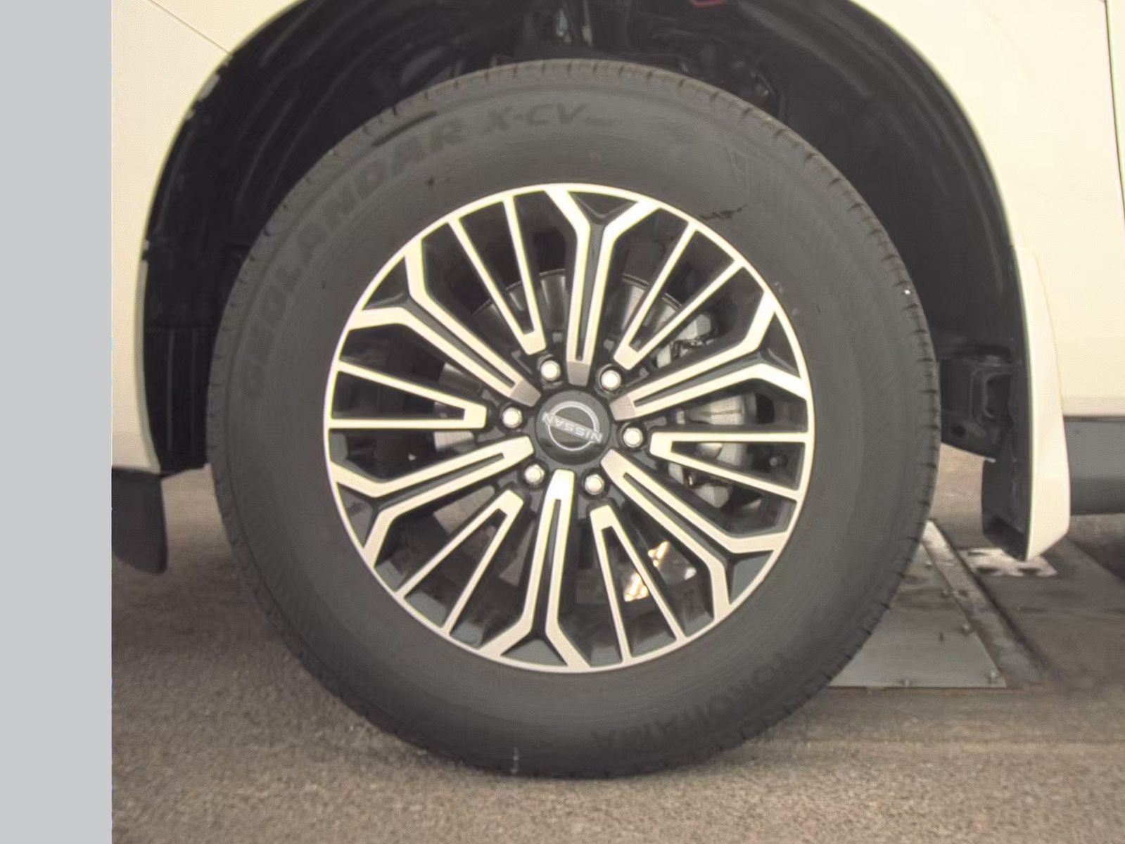 NISSAN ARMADA - 10