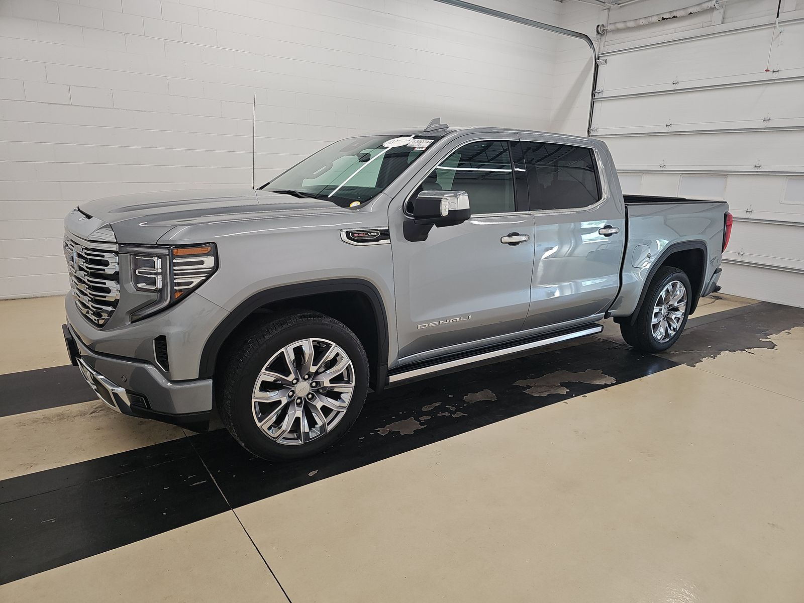 2025 GMC Sierra 4WD Crew Cab Short Box Denali's photo