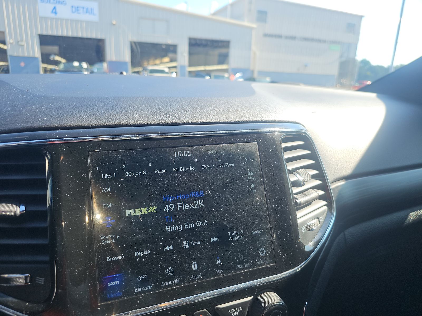 2022 Jeep Grand Cherokee Laredo X AWD