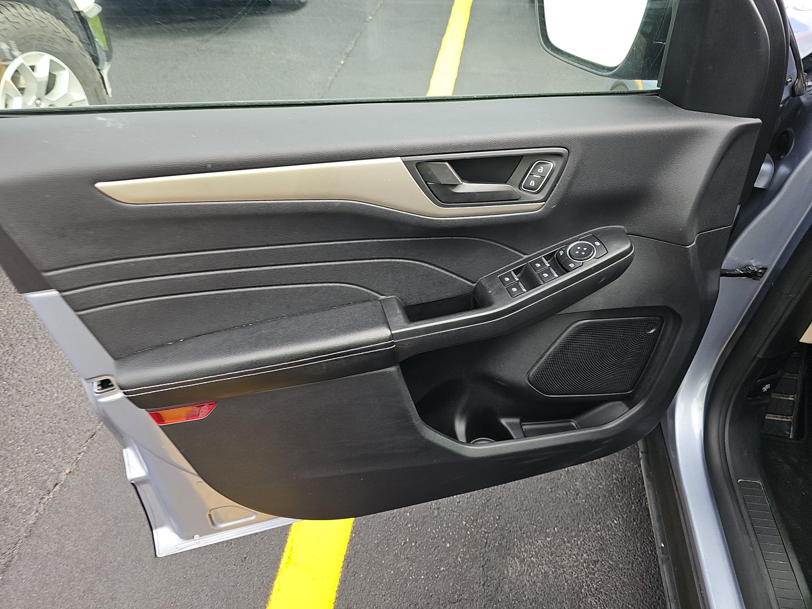 FORD ESCAPE - 10