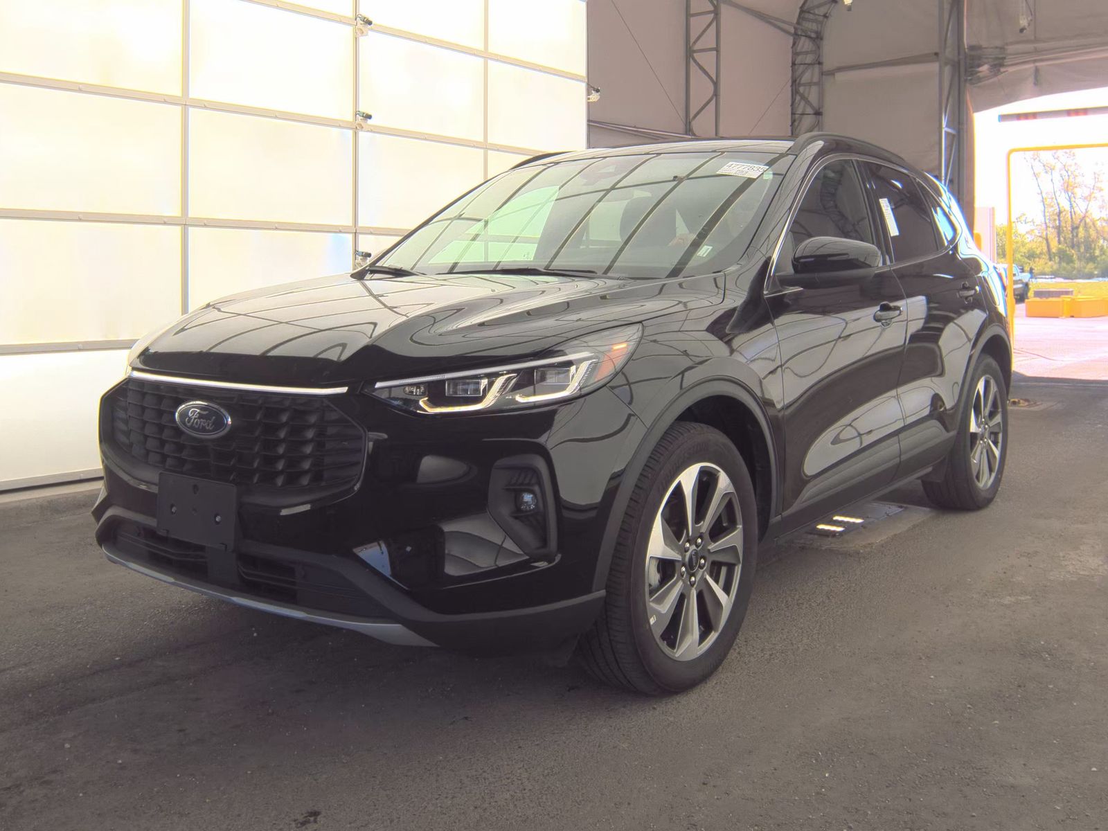 FORD ESCAPE - 1