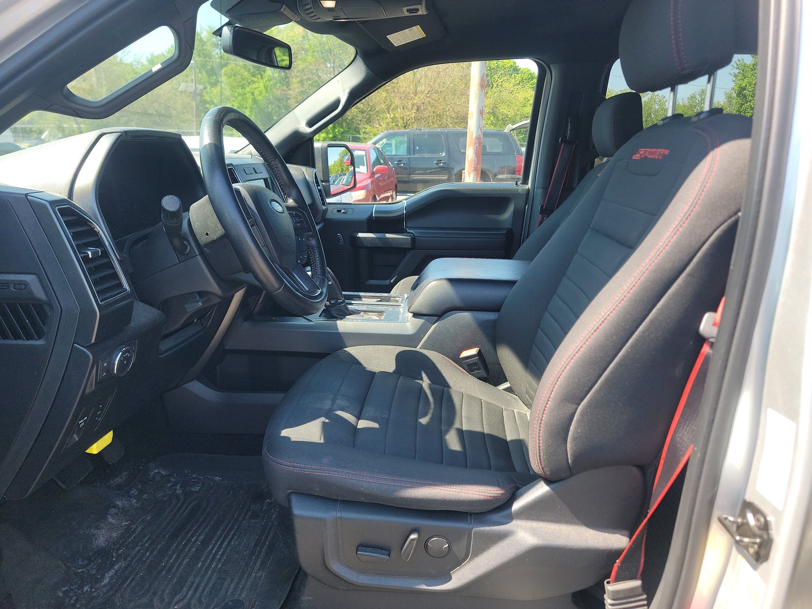 FORD F-150 - 8
