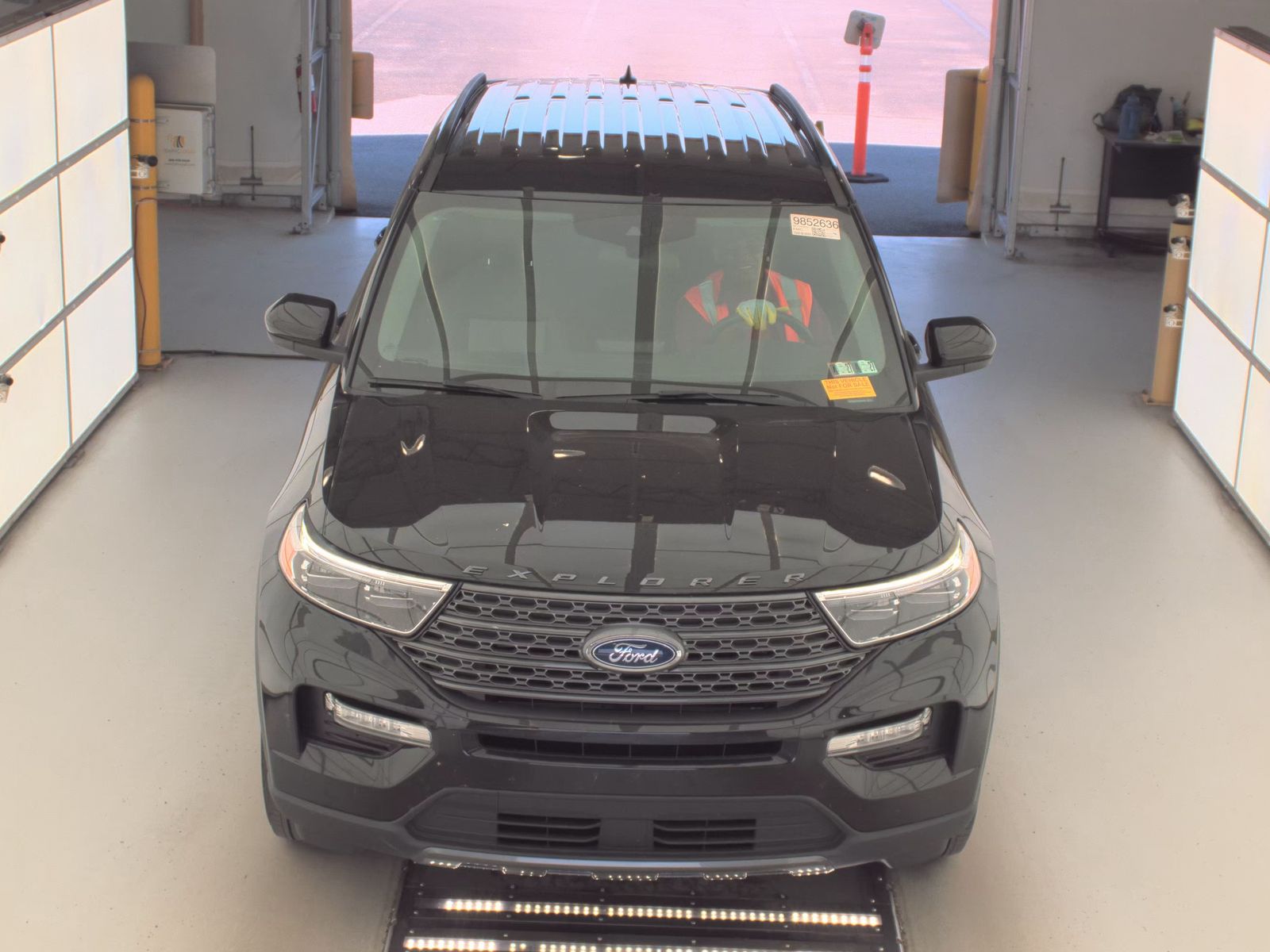 FORD EXPLORER - 3