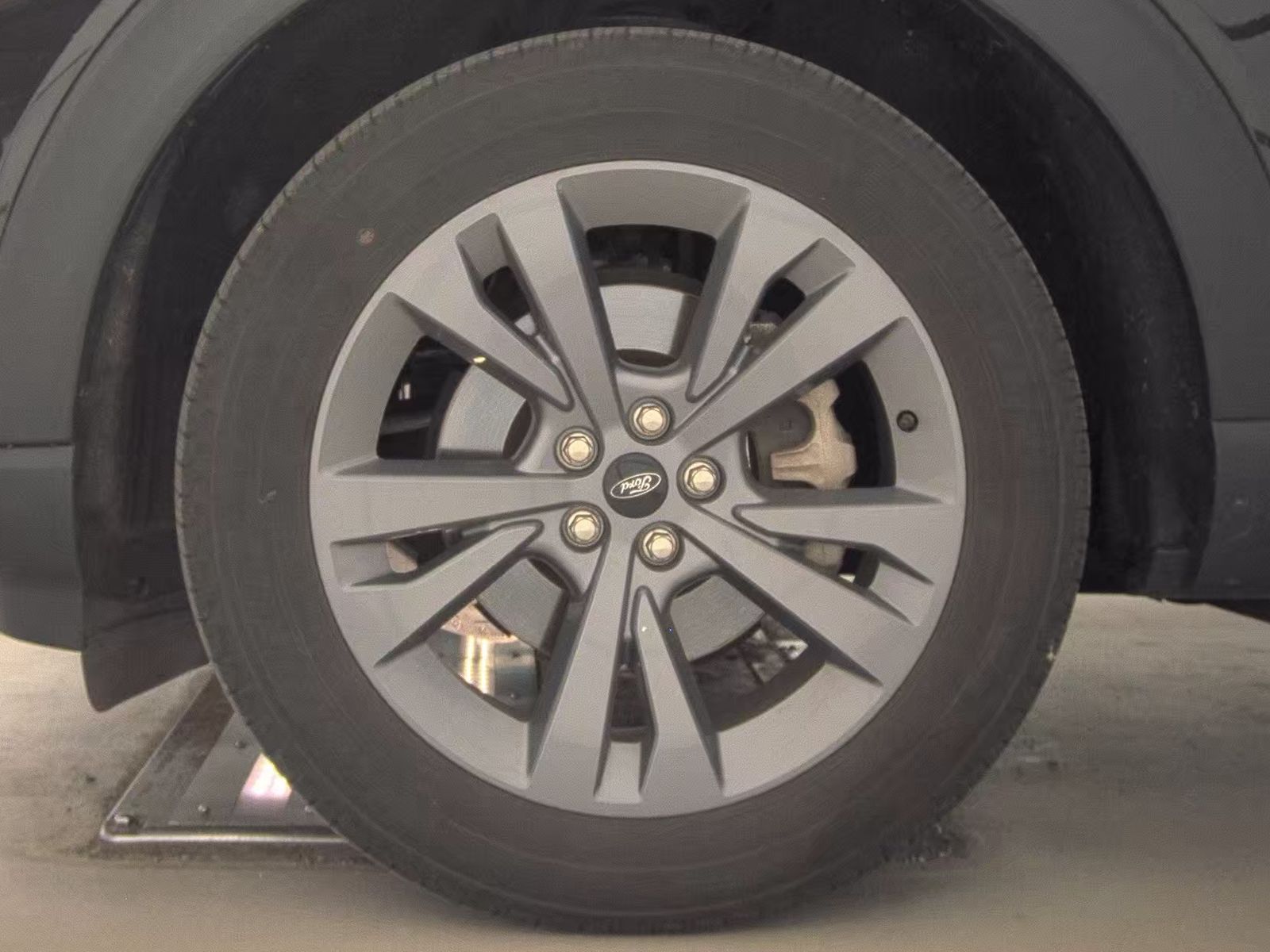 FORD EXPLORER - 10