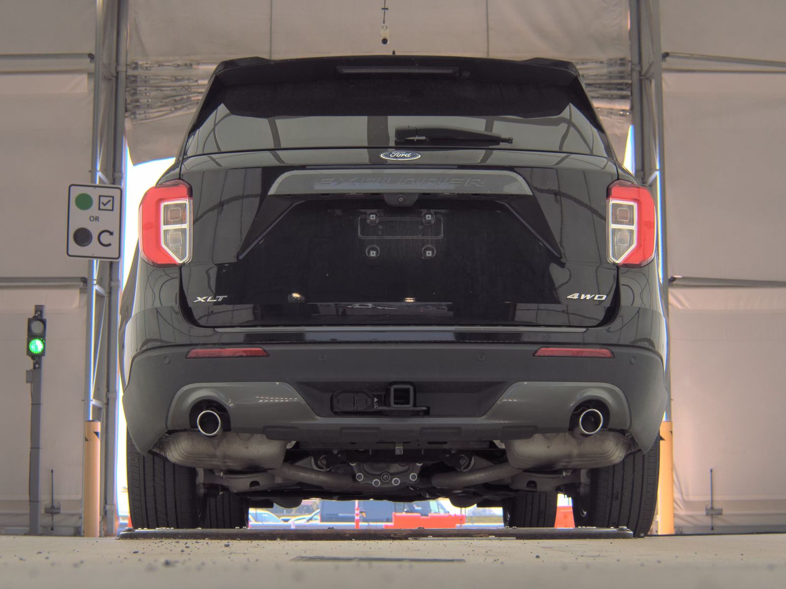 FORD EXPLORER - 8
