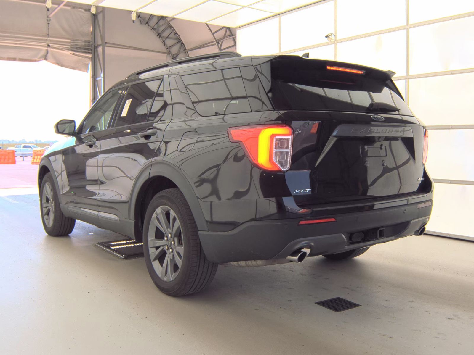 FORD EXPLORER - 9