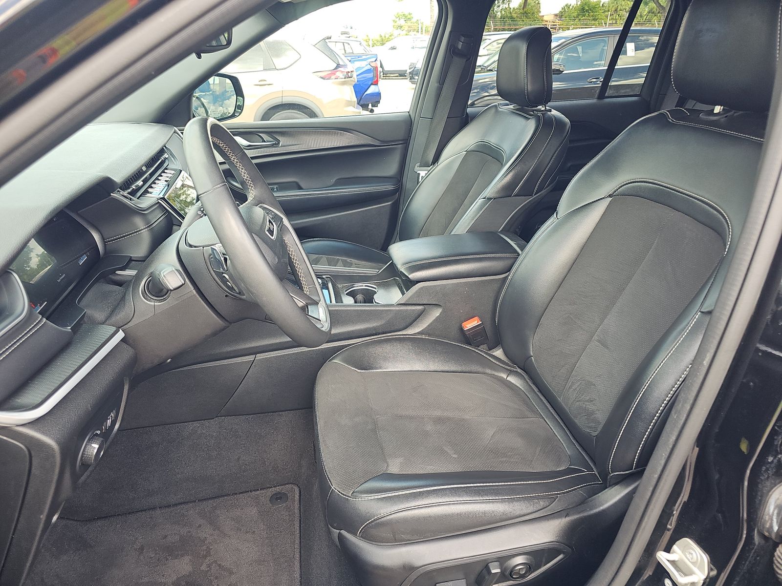 2024 Jeep Grand Cherokee Altitude RWD