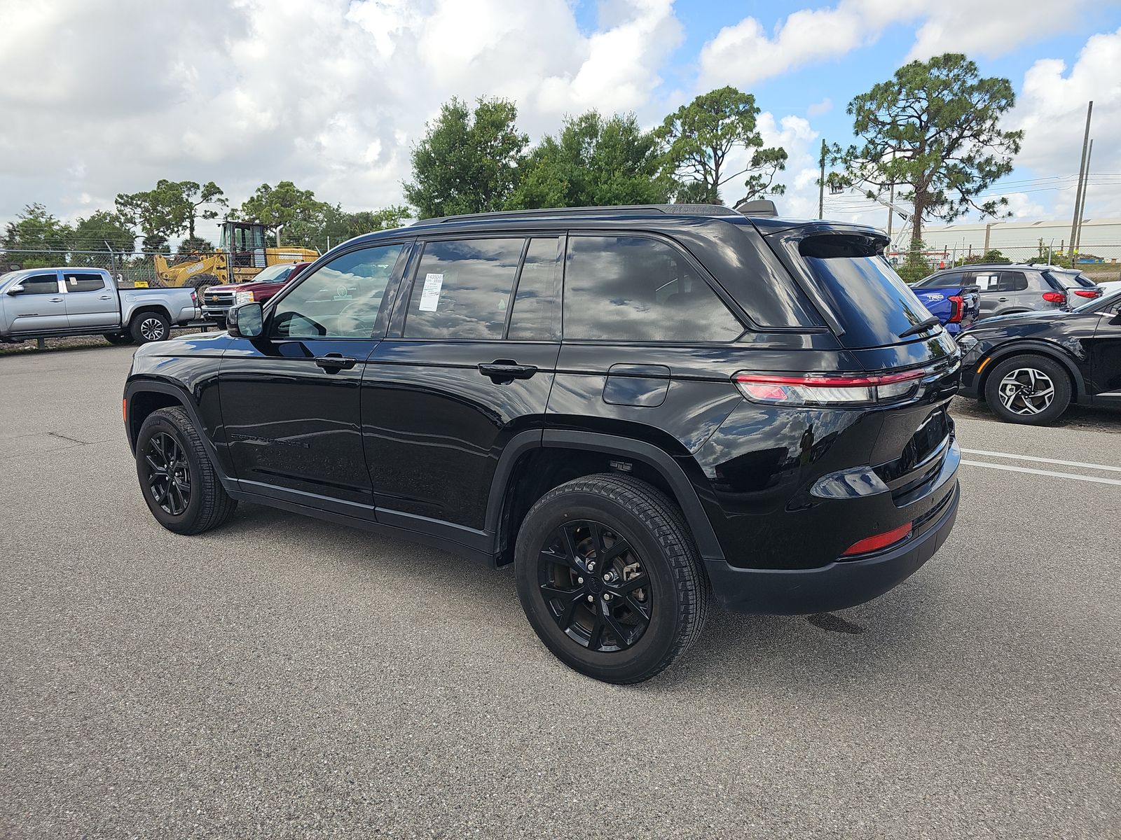 2024 Jeep Grand Cherokee Altitude RWD