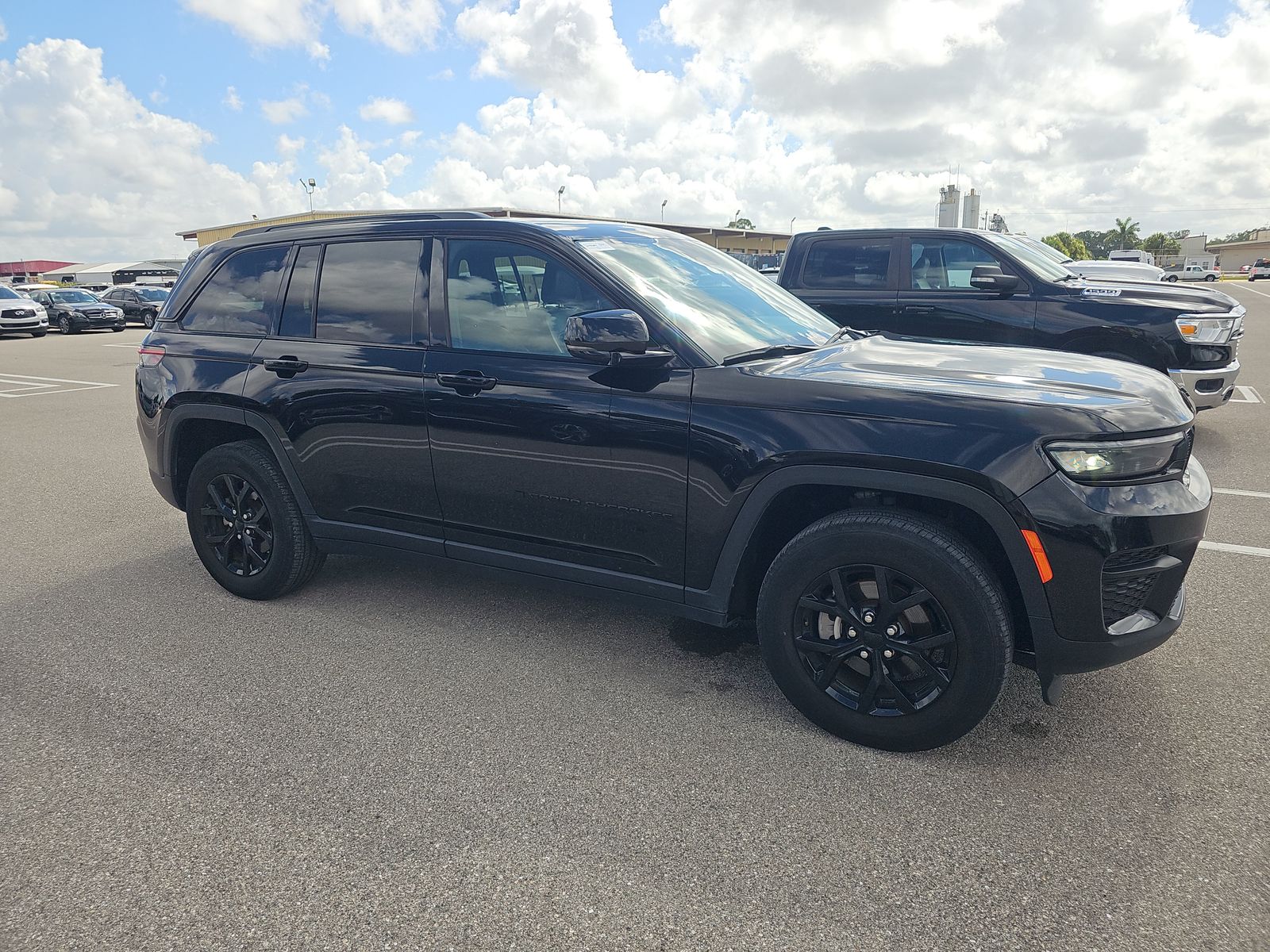2024 Jeep Grand Cherokee Altitude RWD