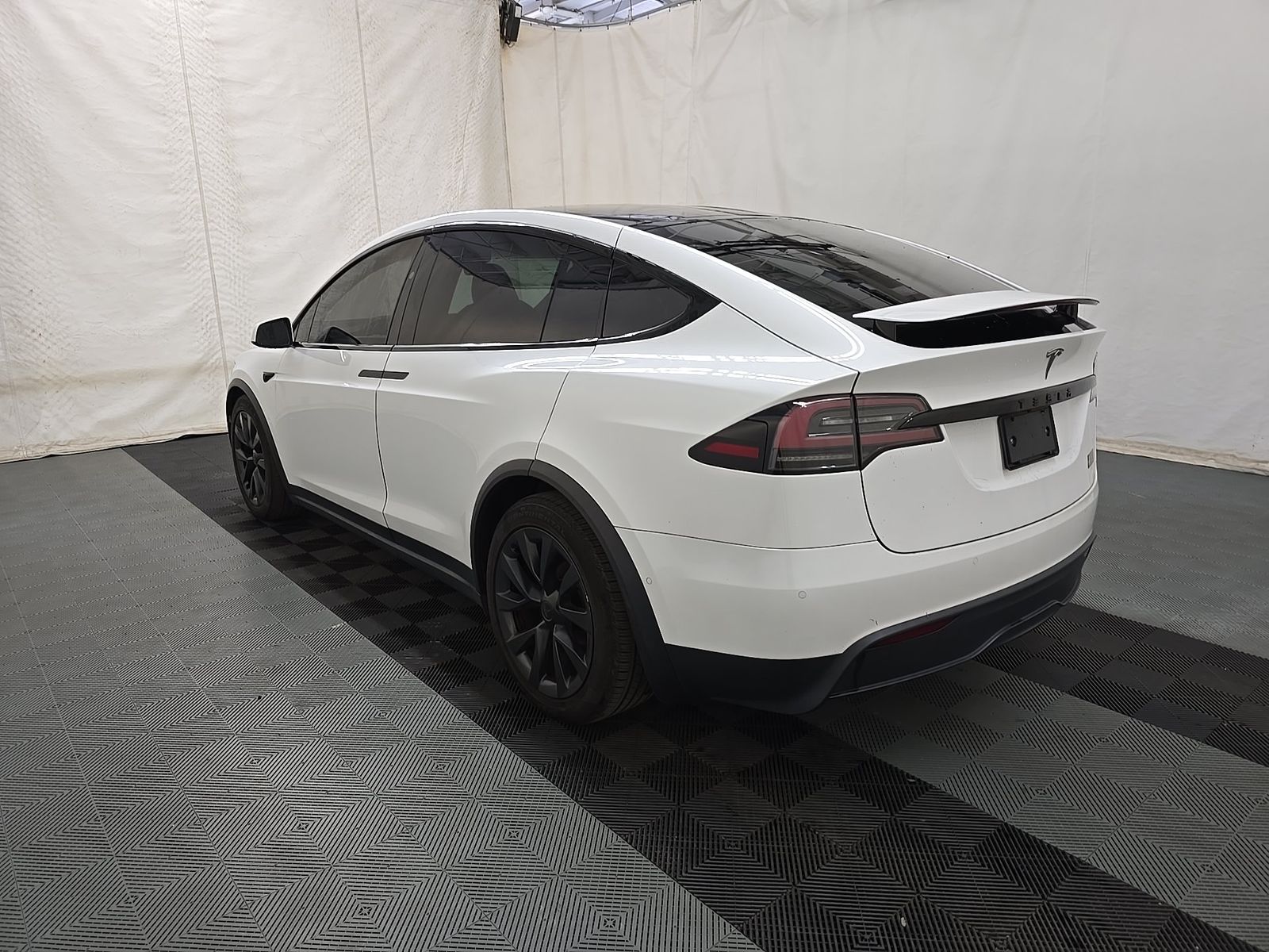 TESLA MODEL X - 7