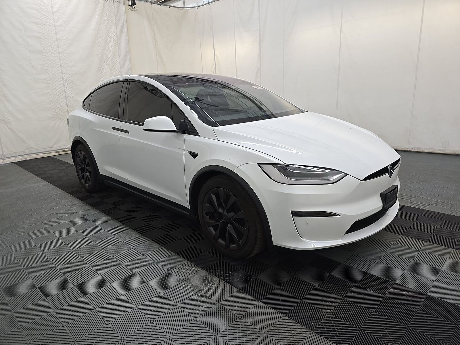 TESLA MODEL X - 4