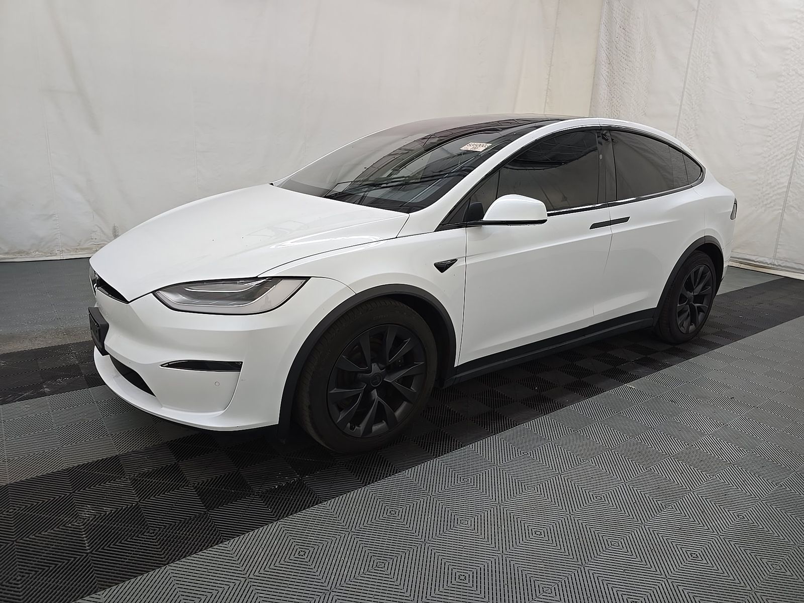TESLA MODEL X - 1