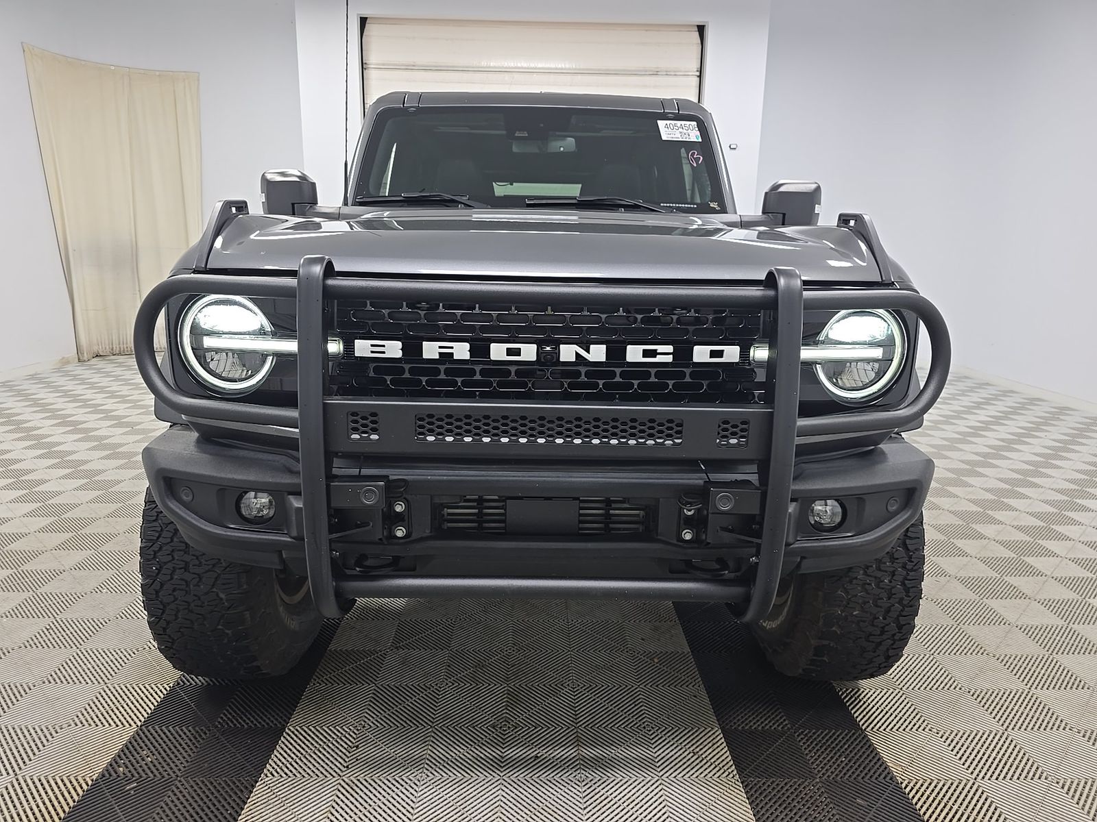 FORD BRONCO - 3