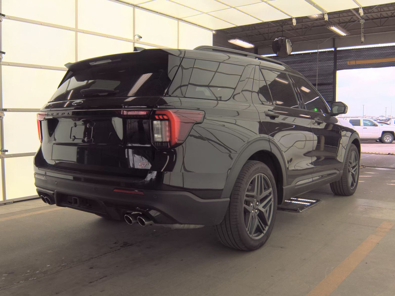 FORD EXPLORER - 6