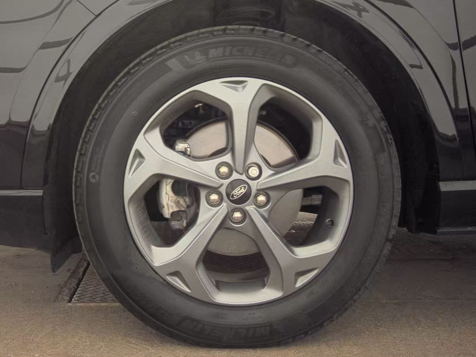 FORD ESCAPE - 10