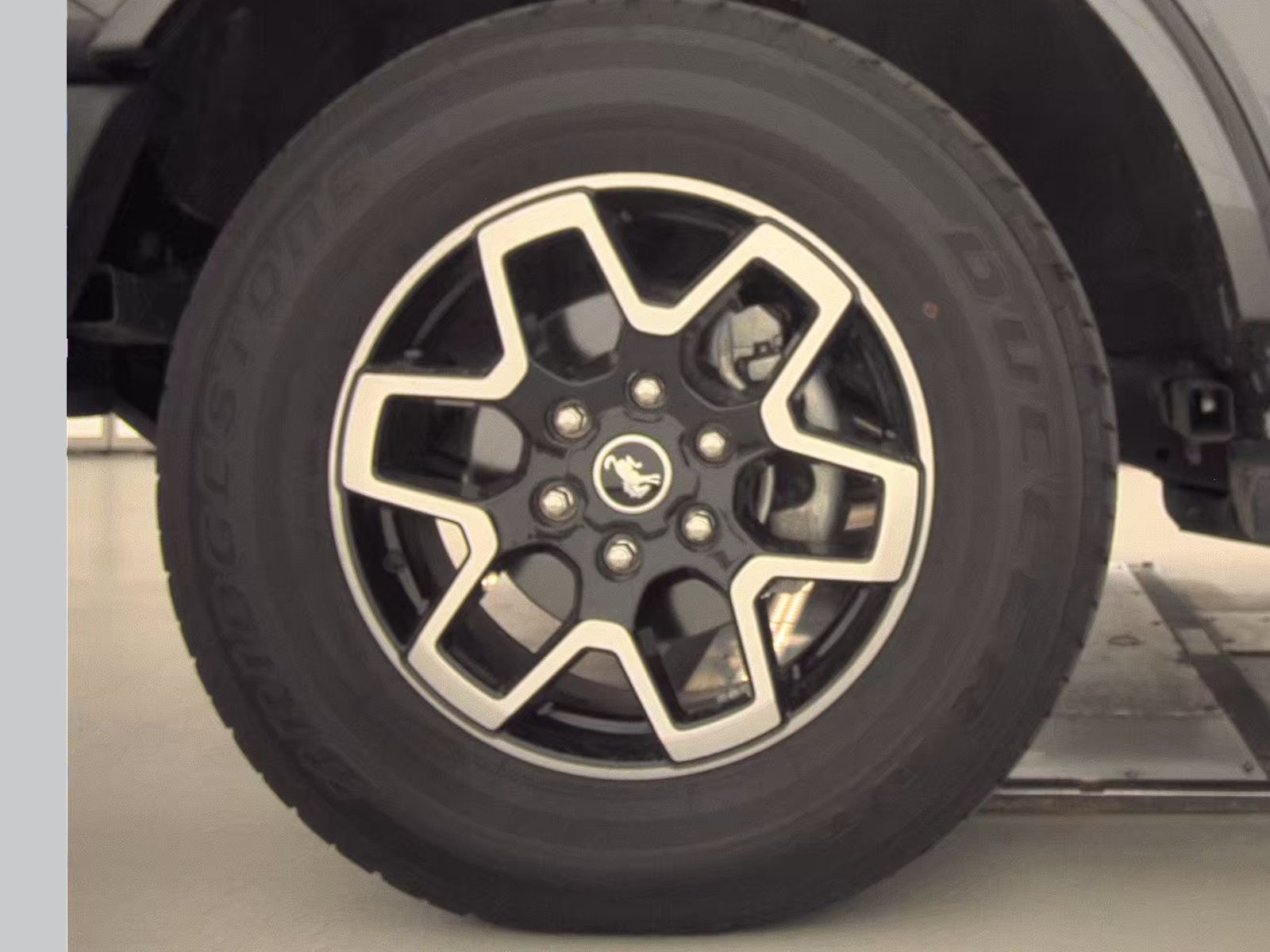FORD BRONCO - 10
