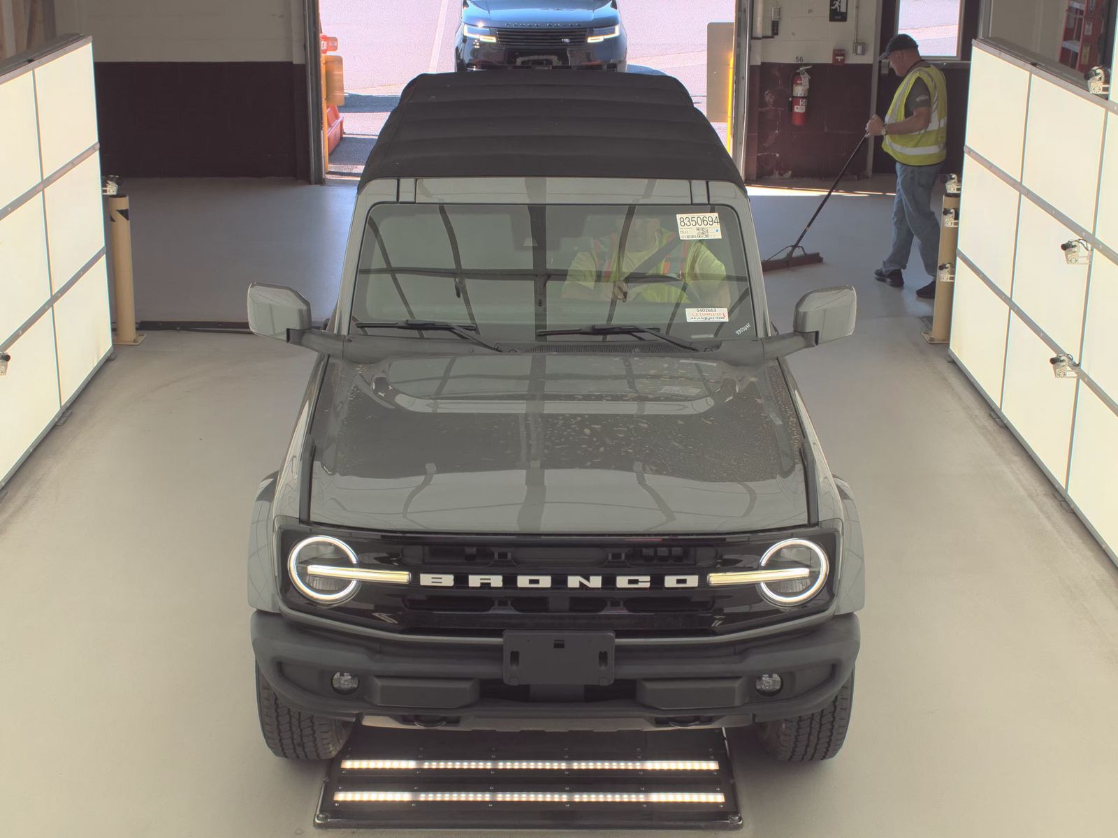 FORD BRONCO - 3