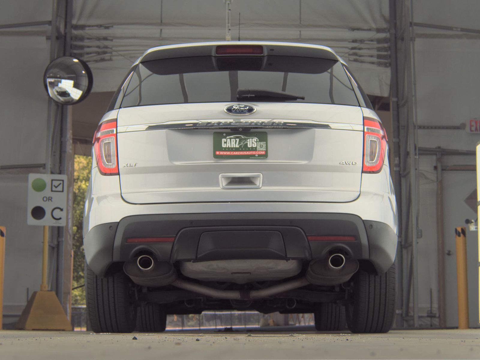 FORD EXPLORER - 8