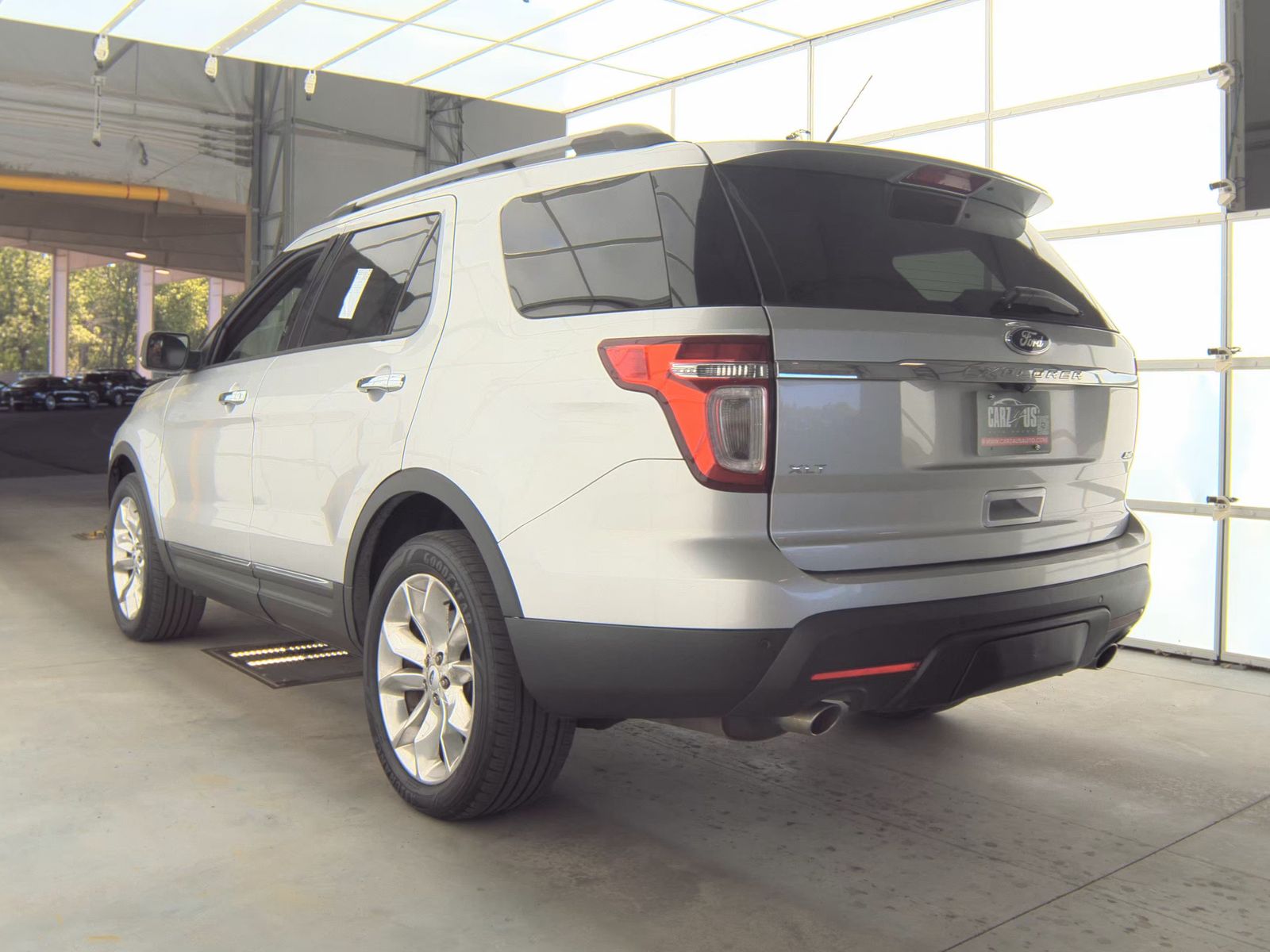 FORD EXPLORER - 9