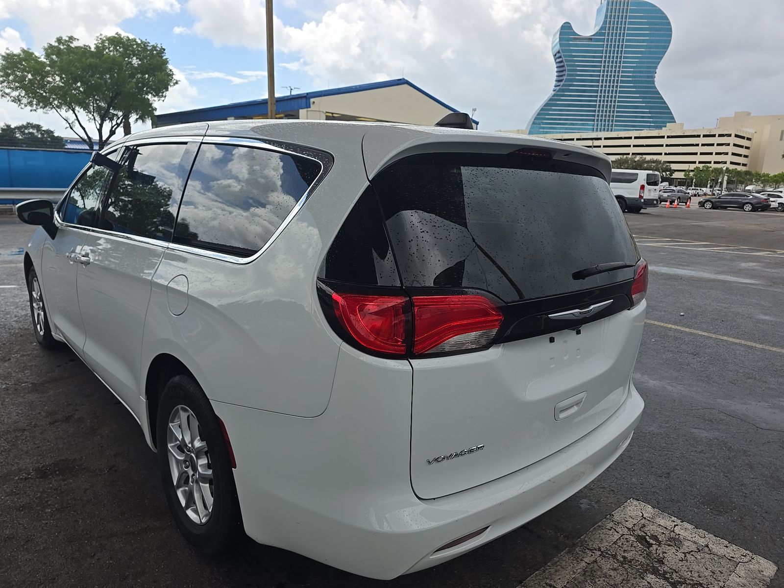 CHRYSLER VOYAGER - 7