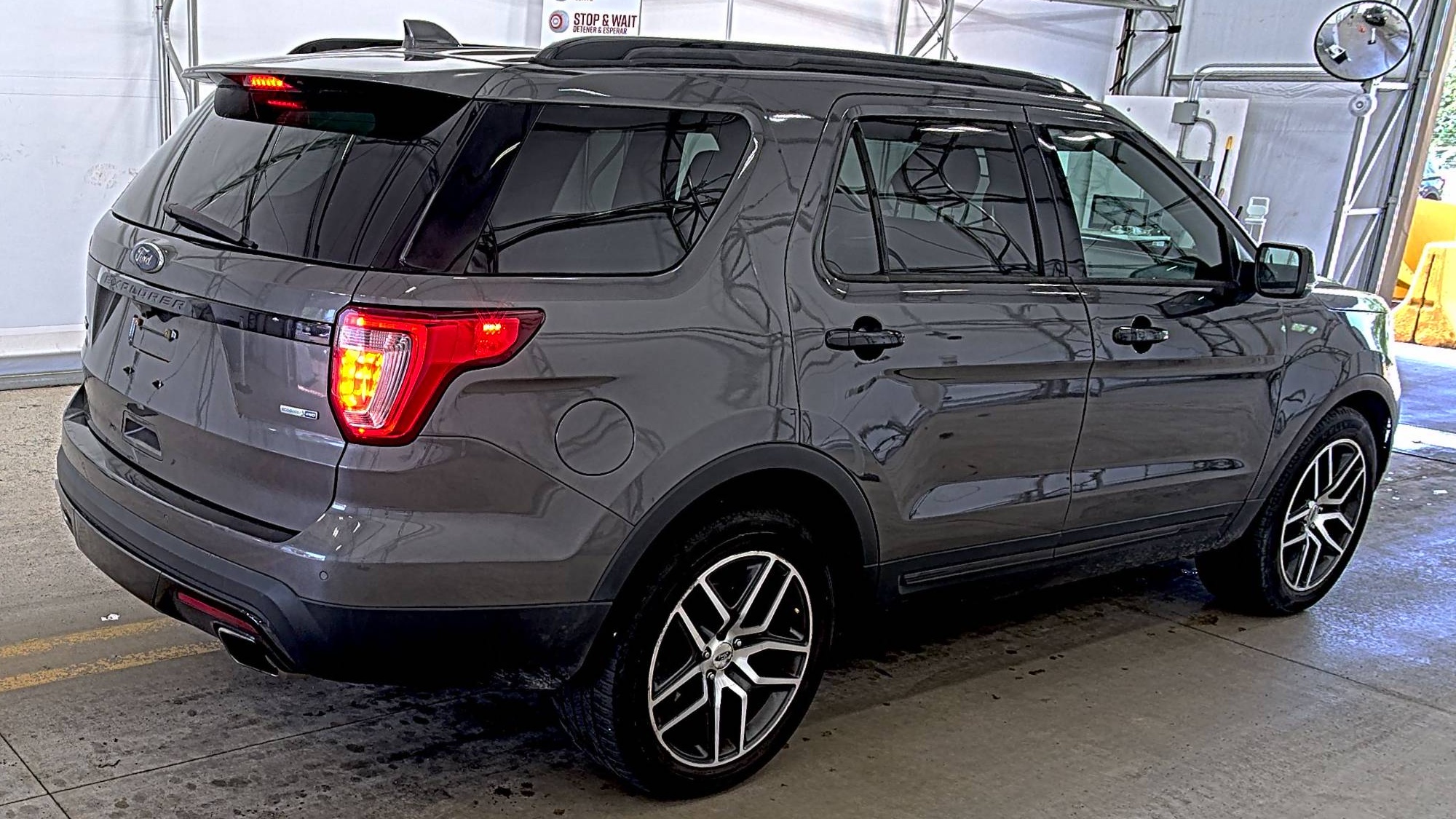 FORD EXPLORER - 5