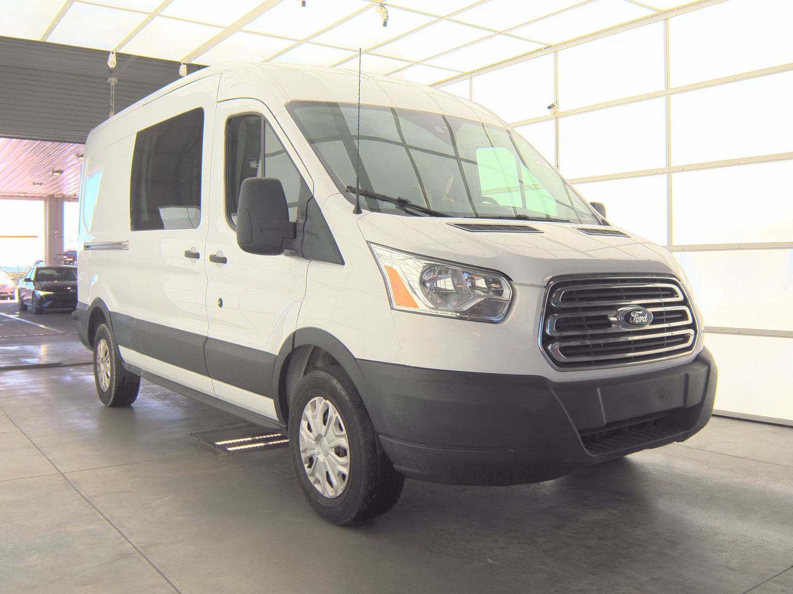 FORD TRANSIT 250 - 5
