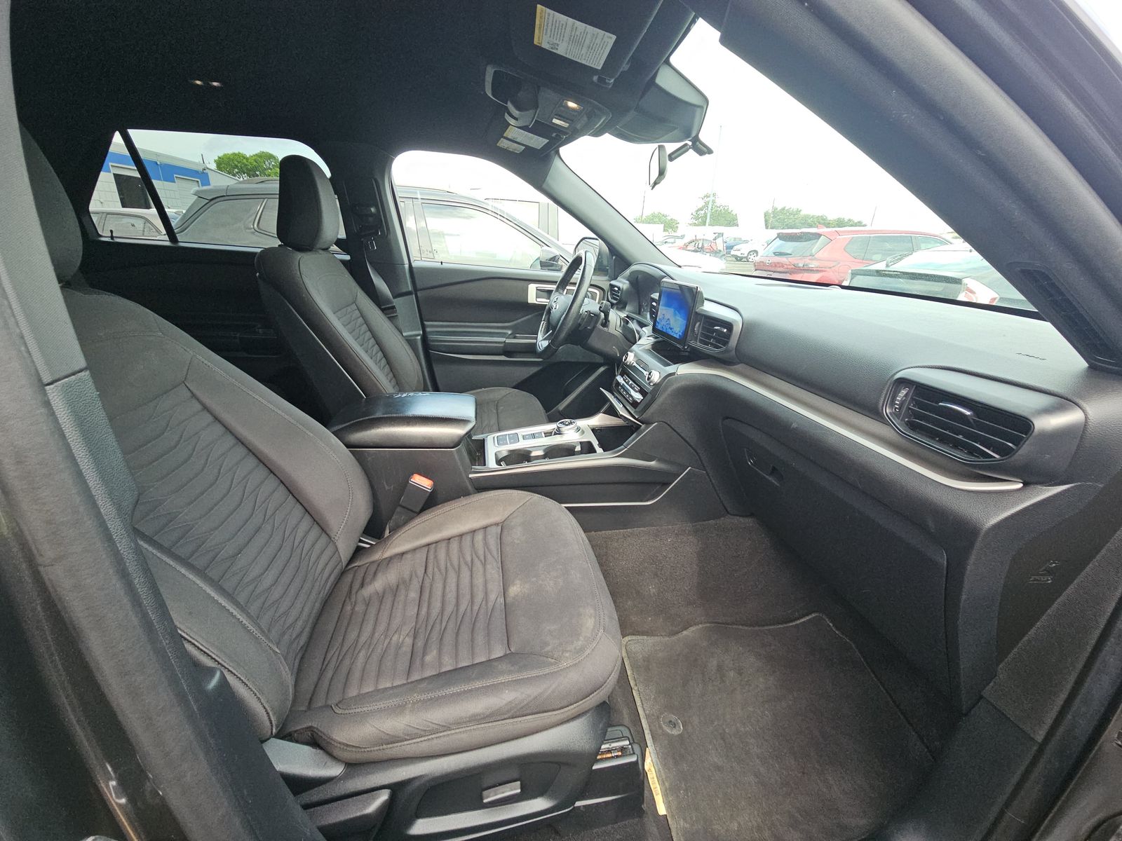 FORD EXPLORER - 9