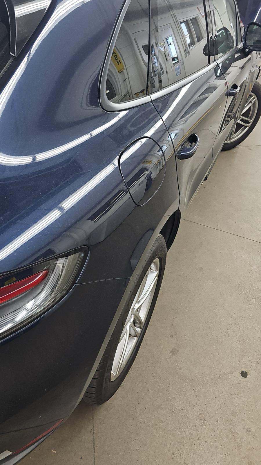 2023 Porsche Macan Base AWD