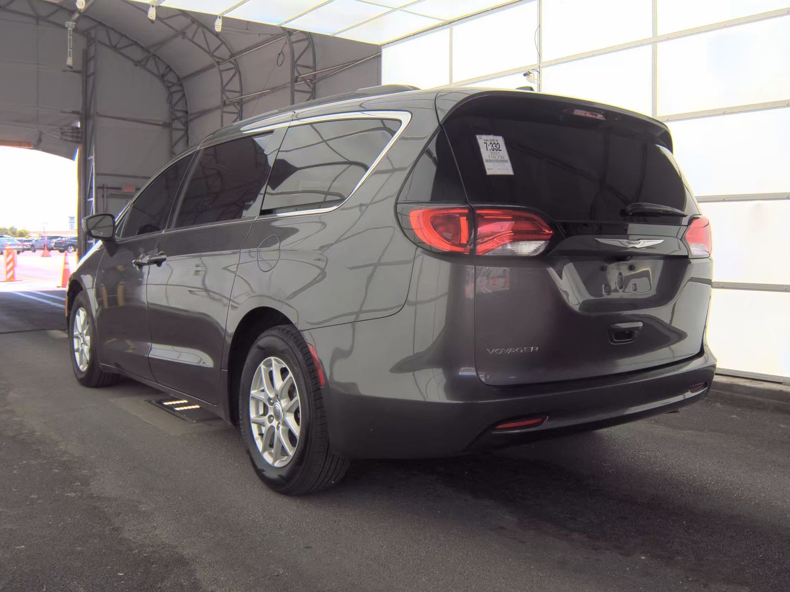 CHRYSLER VOYAGER - 7