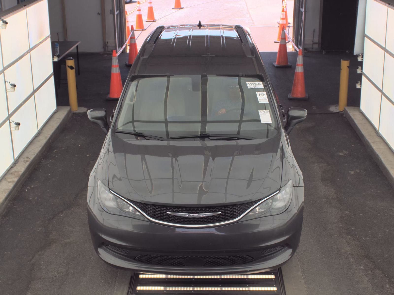 CHRYSLER VOYAGER - 3