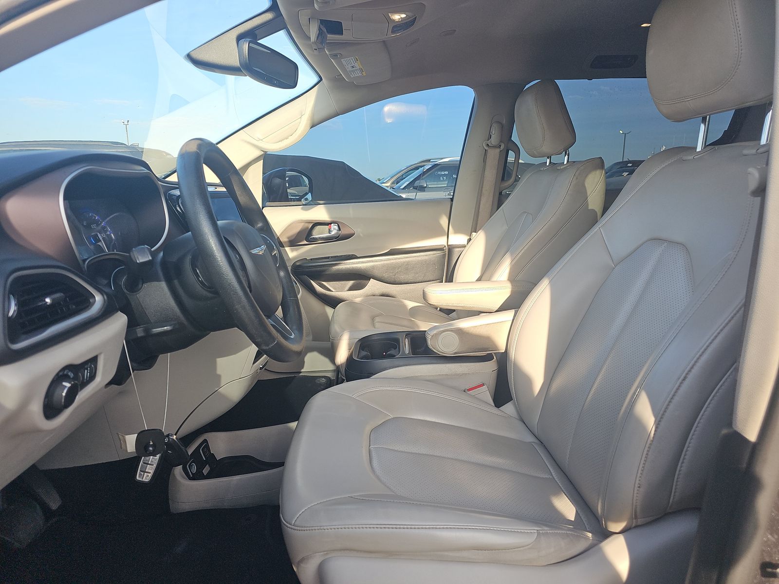 CHRYSLER VOYAGER - 8