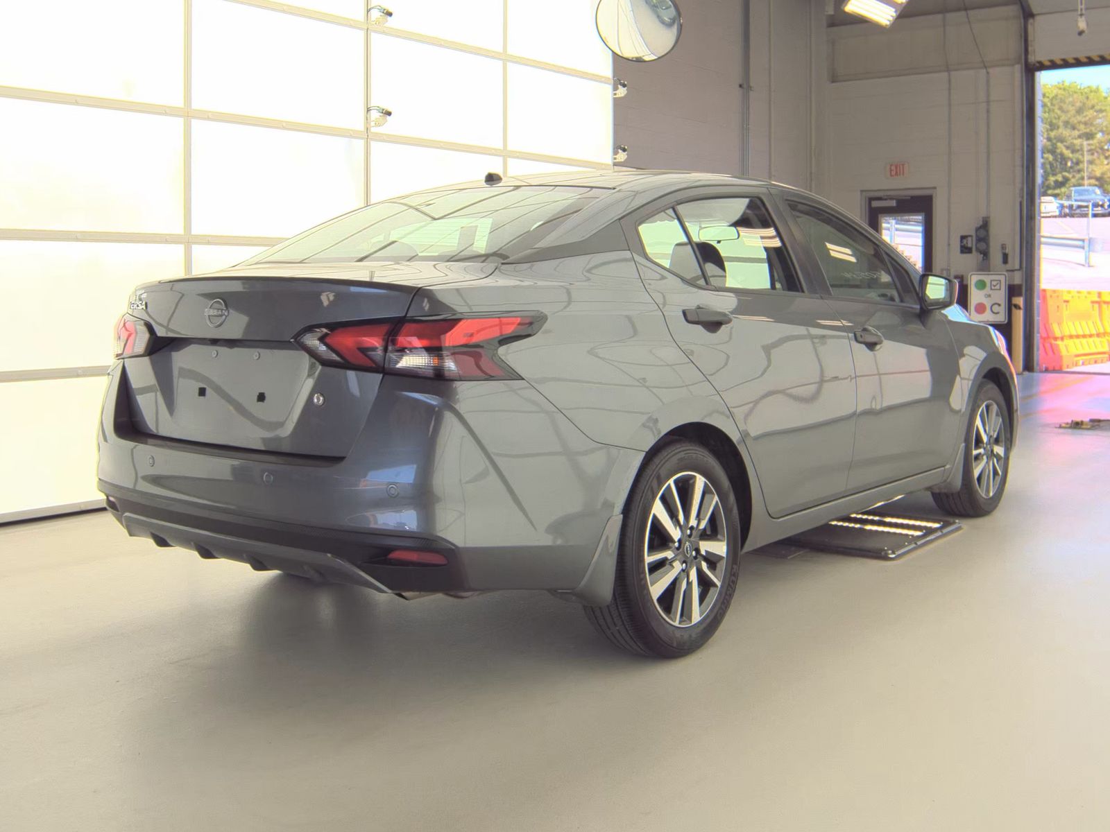 NISSAN VERSA - 6