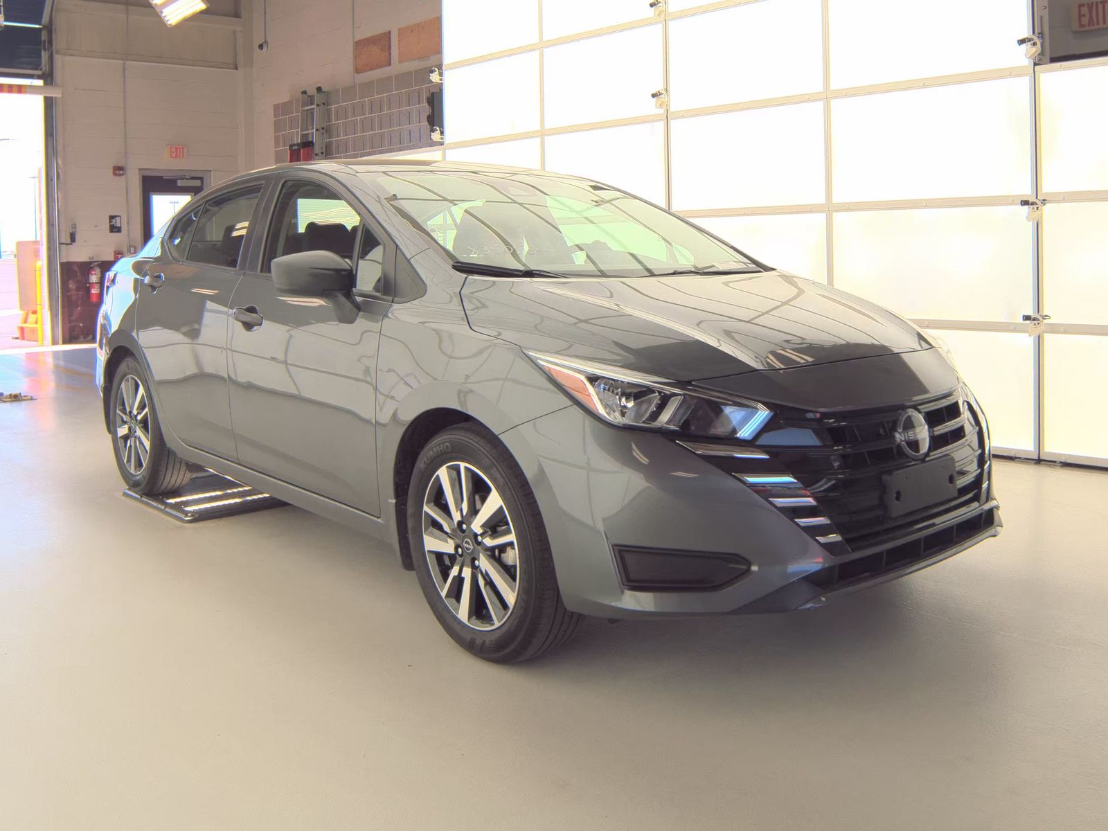 NISSAN VERSA - 5