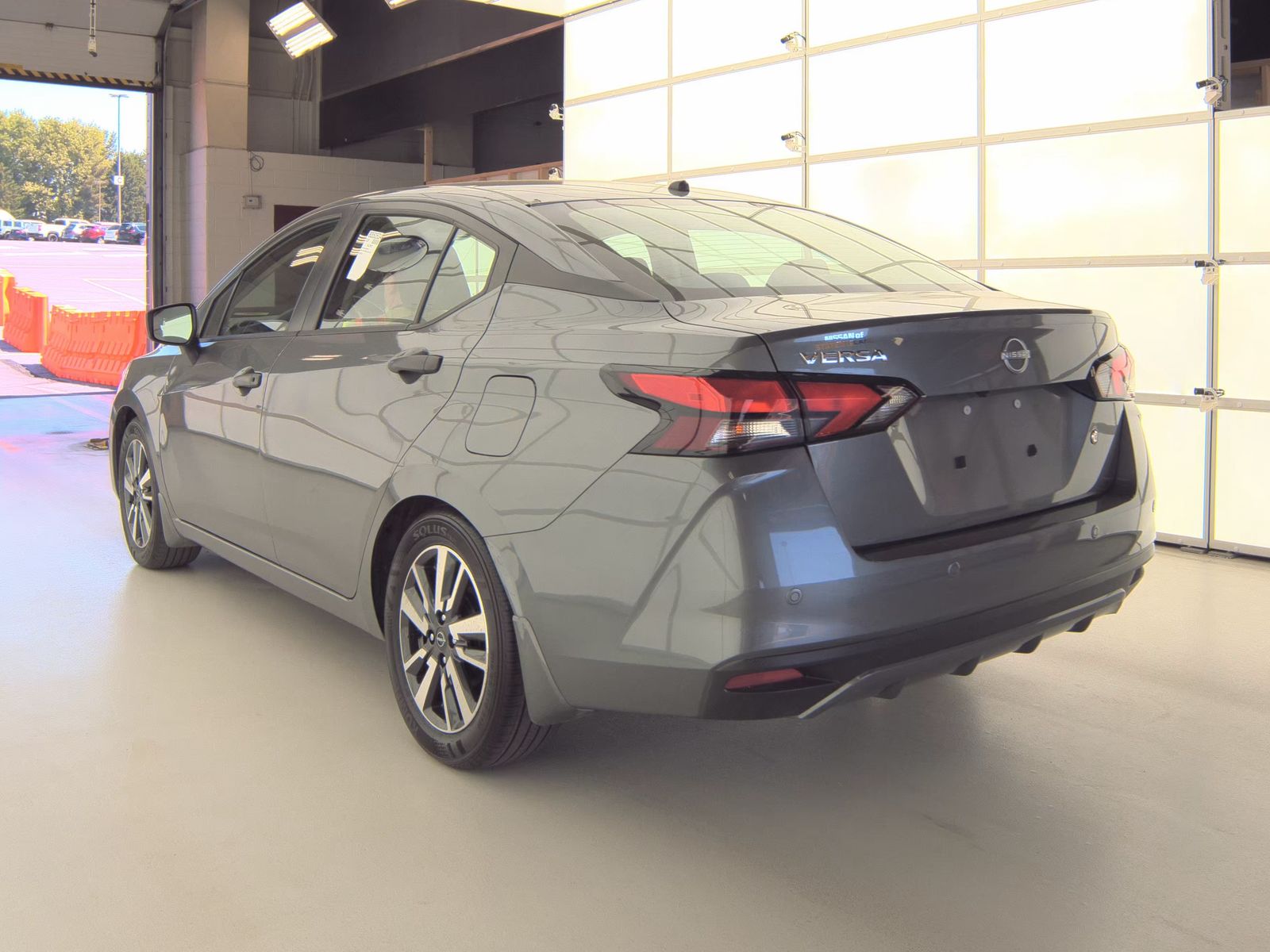 NISSAN VERSA - 9