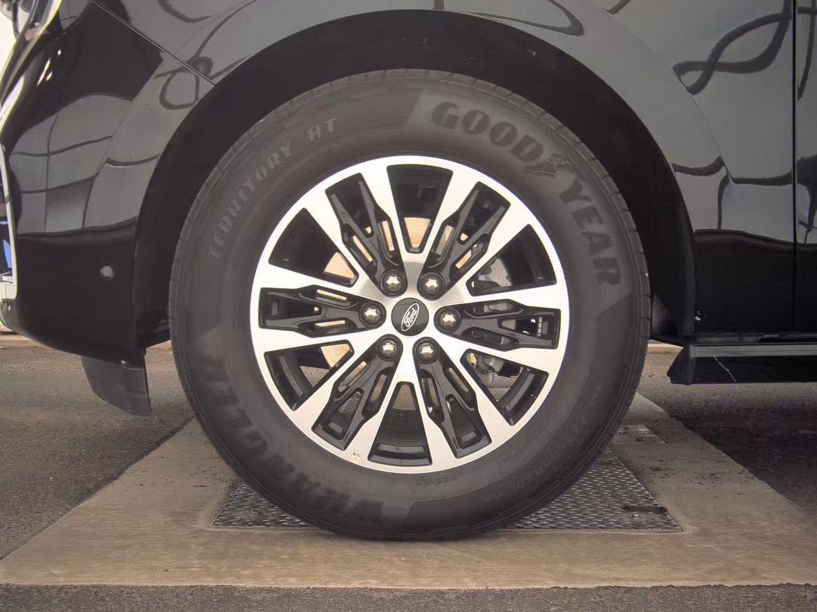FORD EXPEDITION - 10